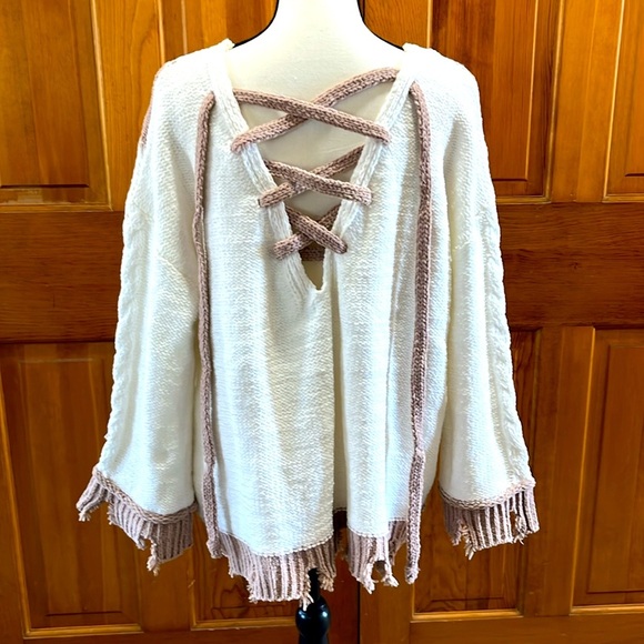 NWOT Boho POL Chenille Distressed Edge Sweater - Picture 4 of 5